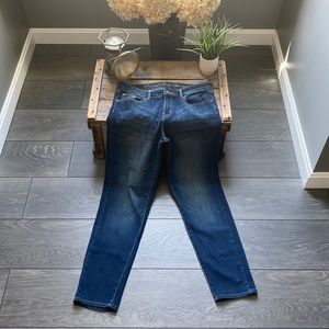 Woman’s GAP premium super skinny jeans